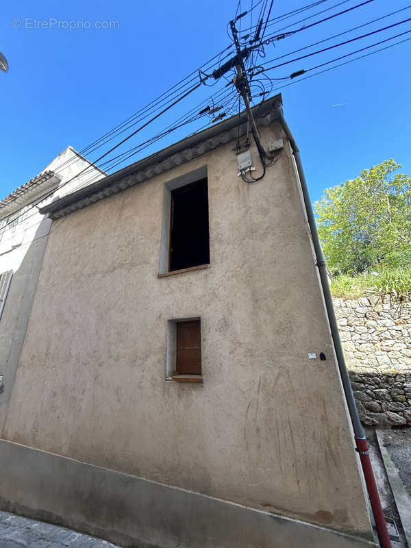 Parking à MONTFORT-SUR-ARGENS