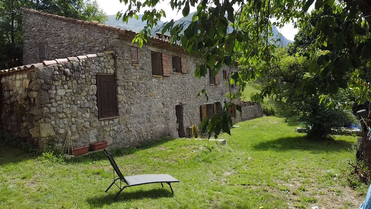 Maison à LA PALUD-SUR-VERDON