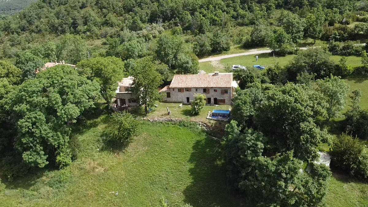 Maison à LA PALUD-SUR-VERDON