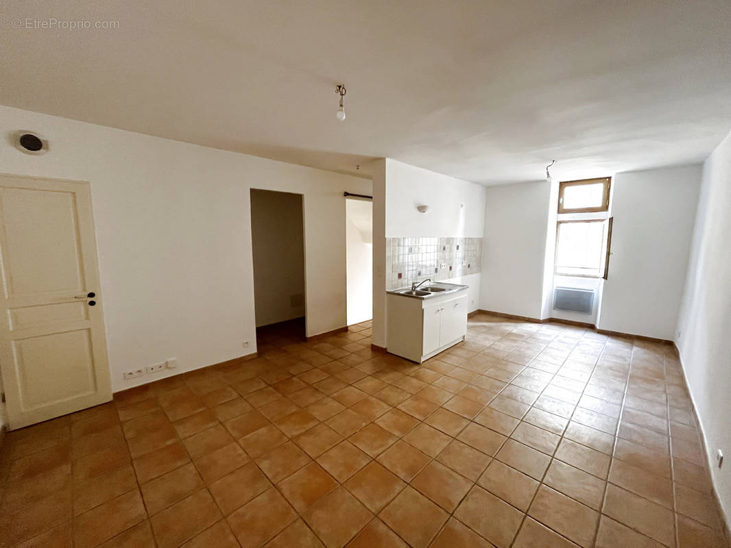 Appartement à REGUSSE