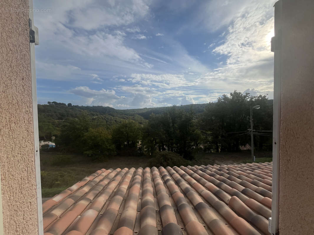 Maison à ARTIGNOSC-SUR-VERDON