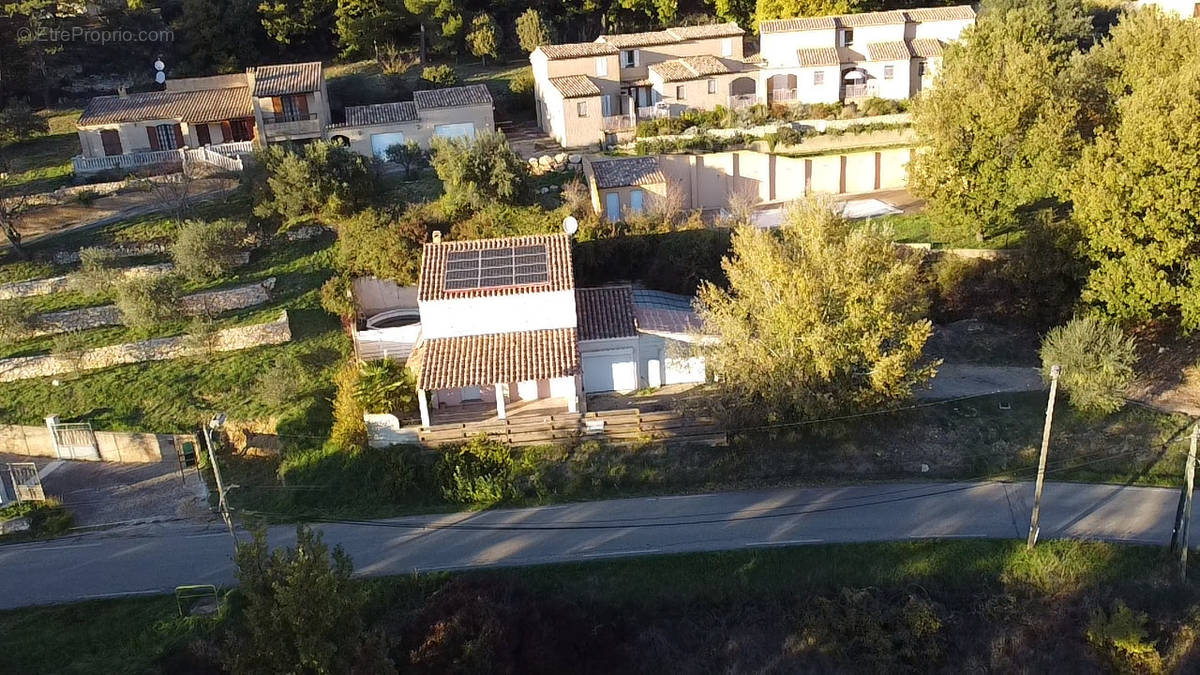 Maison à ARTIGNOSC-SUR-VERDON