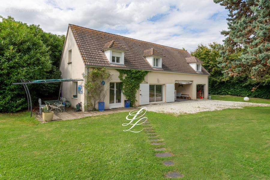 Maison à LA CHAPELLE-SAINT-AUBIN