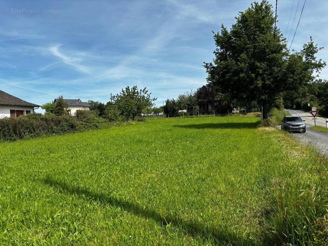 Terrain à SAUVETERRE-DE-ROUERGUE