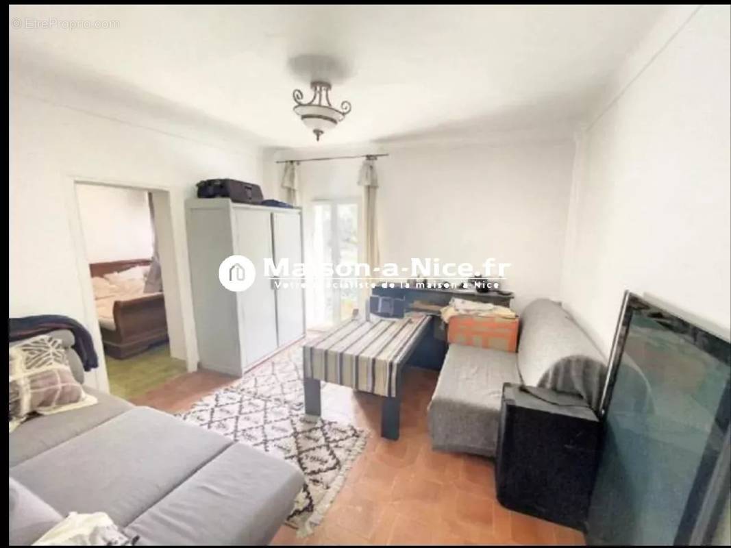 Appartement à TOURRETTE-LEVENS