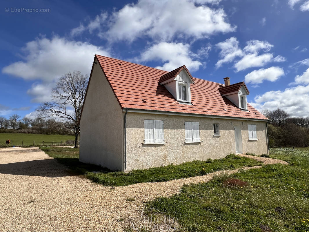 Maison à COMBRONDE