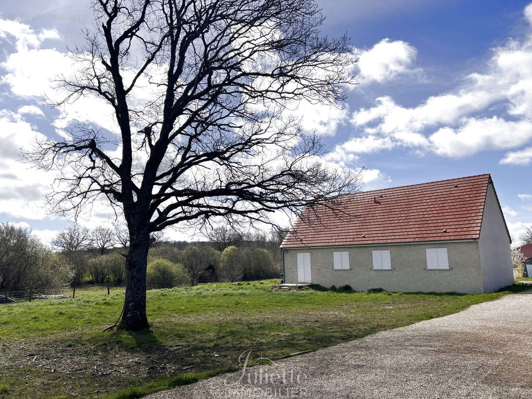 Maison à COMBRONDE