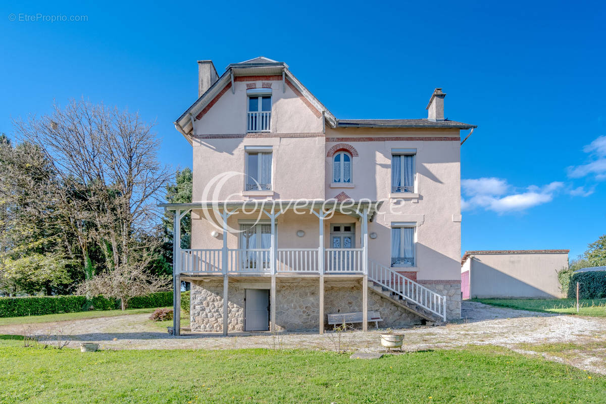 Maison à SAINT-GERMAIN-LES-BELLES