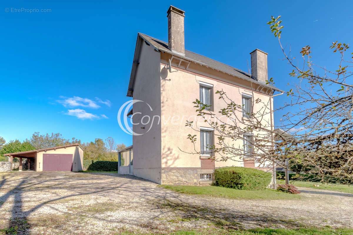 Maison à SAINT-GERMAIN-LES-BELLES