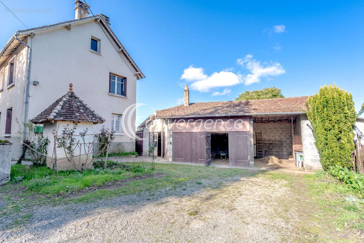 Maison à CHATEAU-CHERVIX