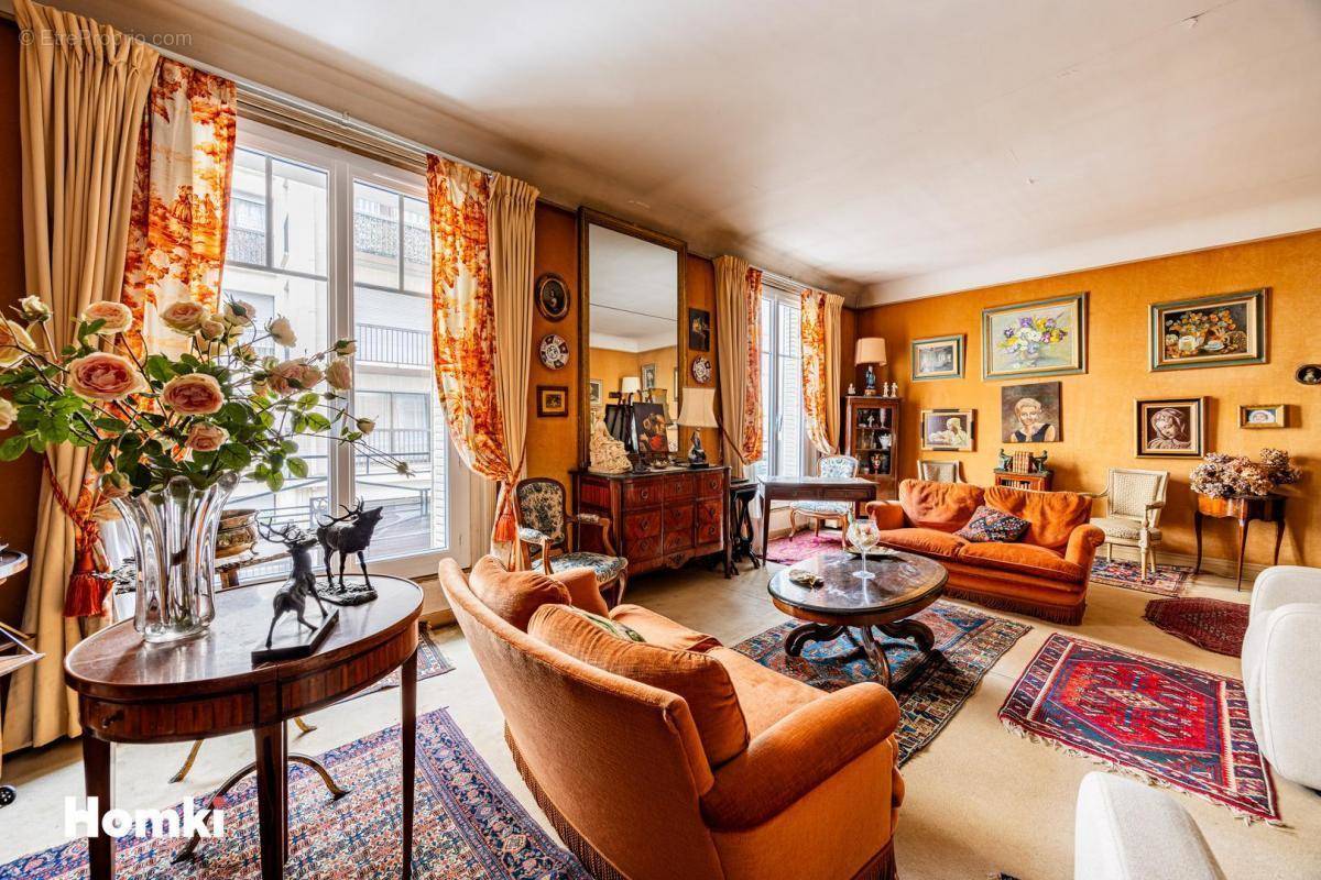 Appartement à PARIS-15E