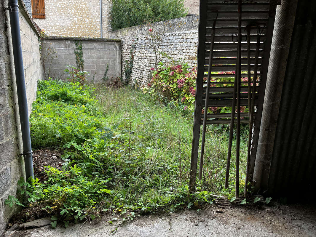 Parking à BREUILPONT