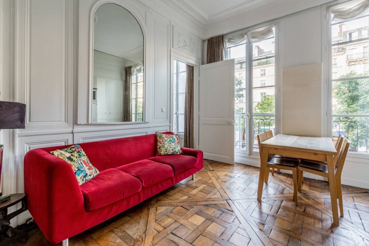 Appartement à PARIS-3E