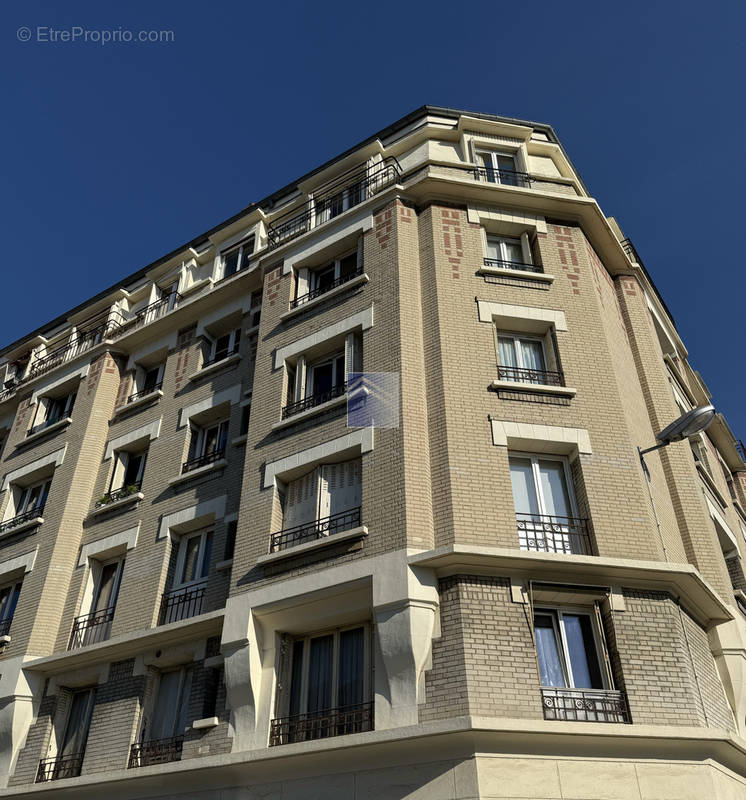 Appartement à COURBEVOIE