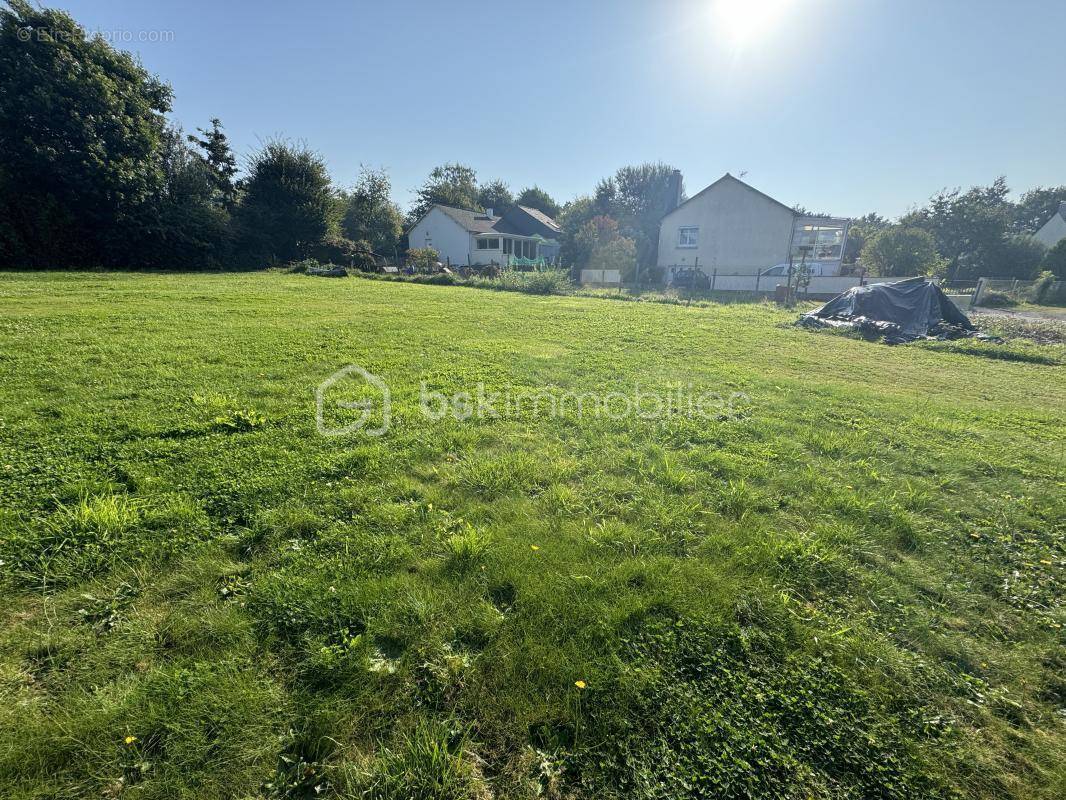 Terrain à THORIGNE-FOUILLARD