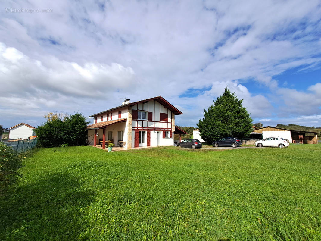 Maison à SAINT-PEE-SUR-NIVELLE