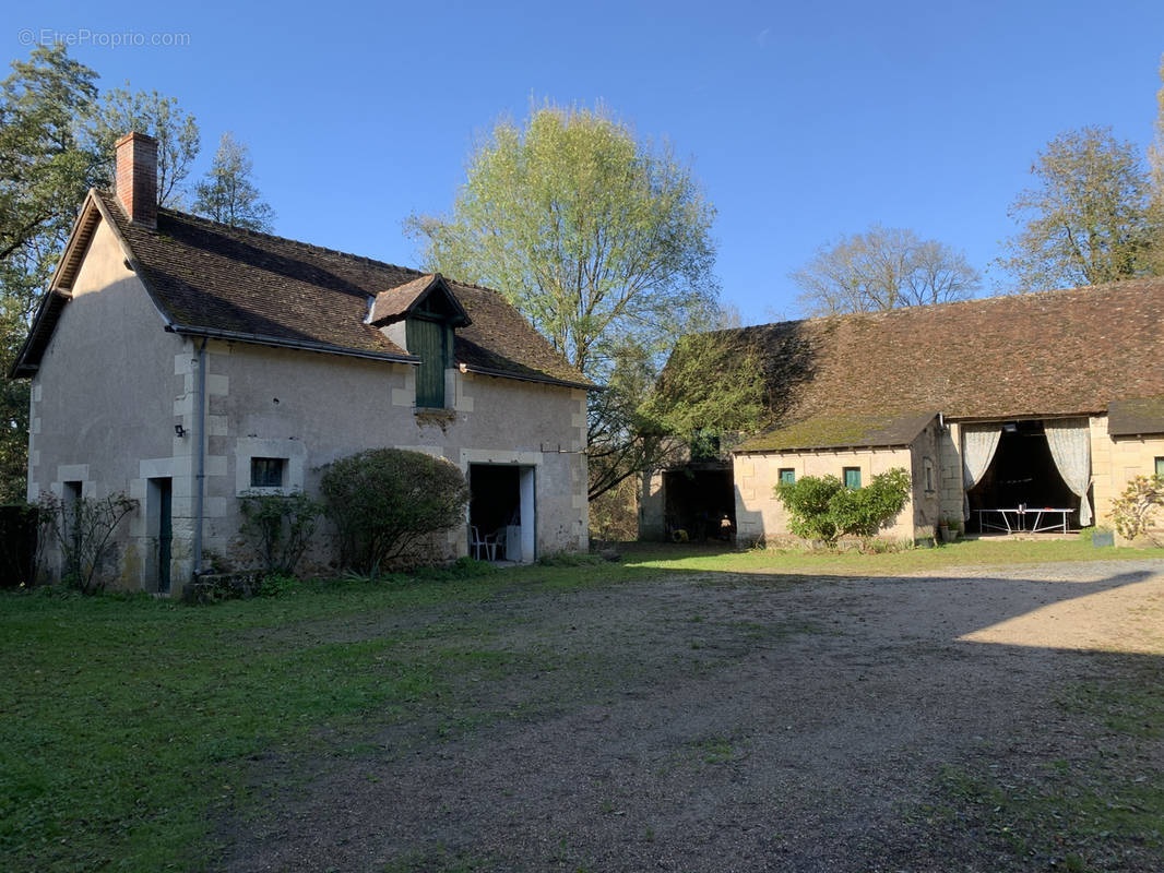 Maison à REUGNY