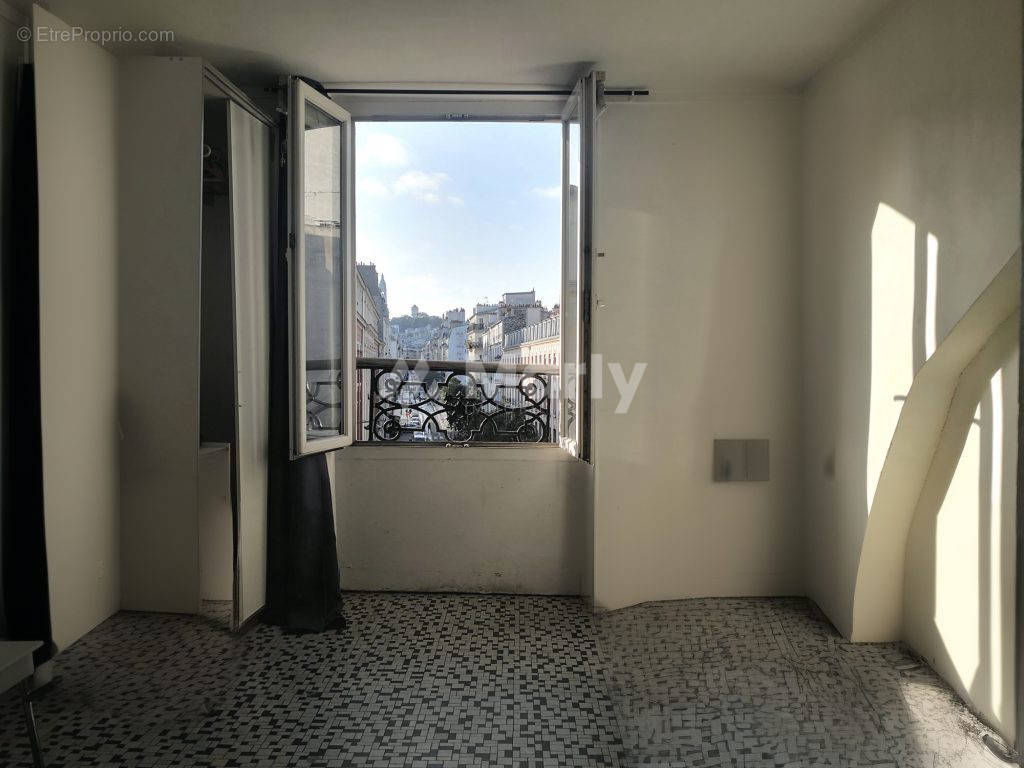 Appartement à PARIS-18E