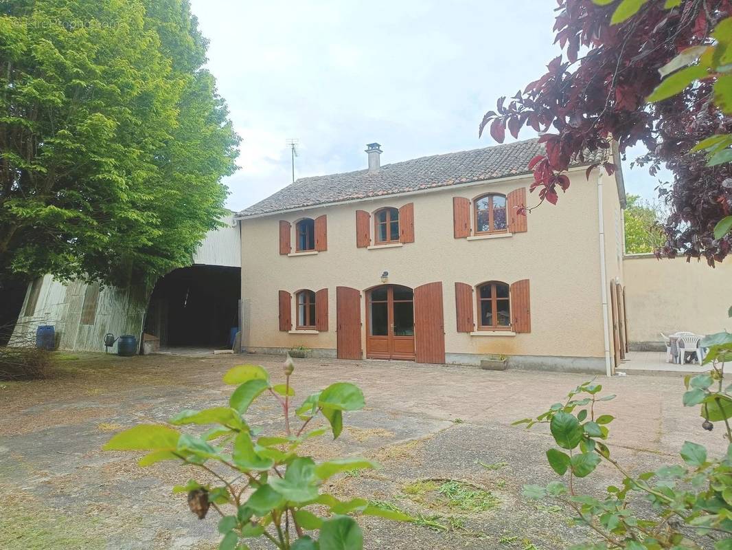 Maison à LE ROCHEREAU