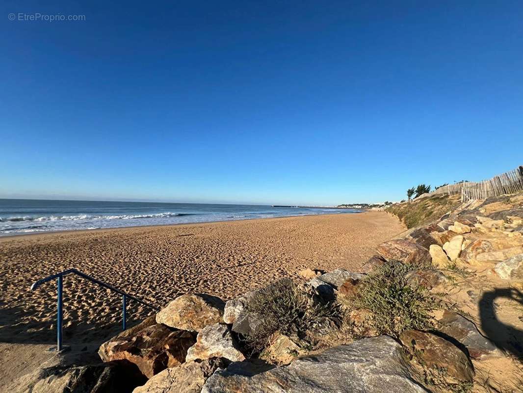 Terrain à JARD-SUR-MER