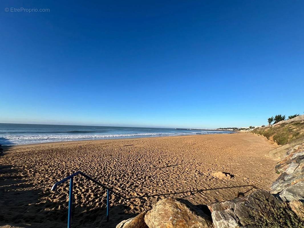 Terrain à JARD-SUR-MER