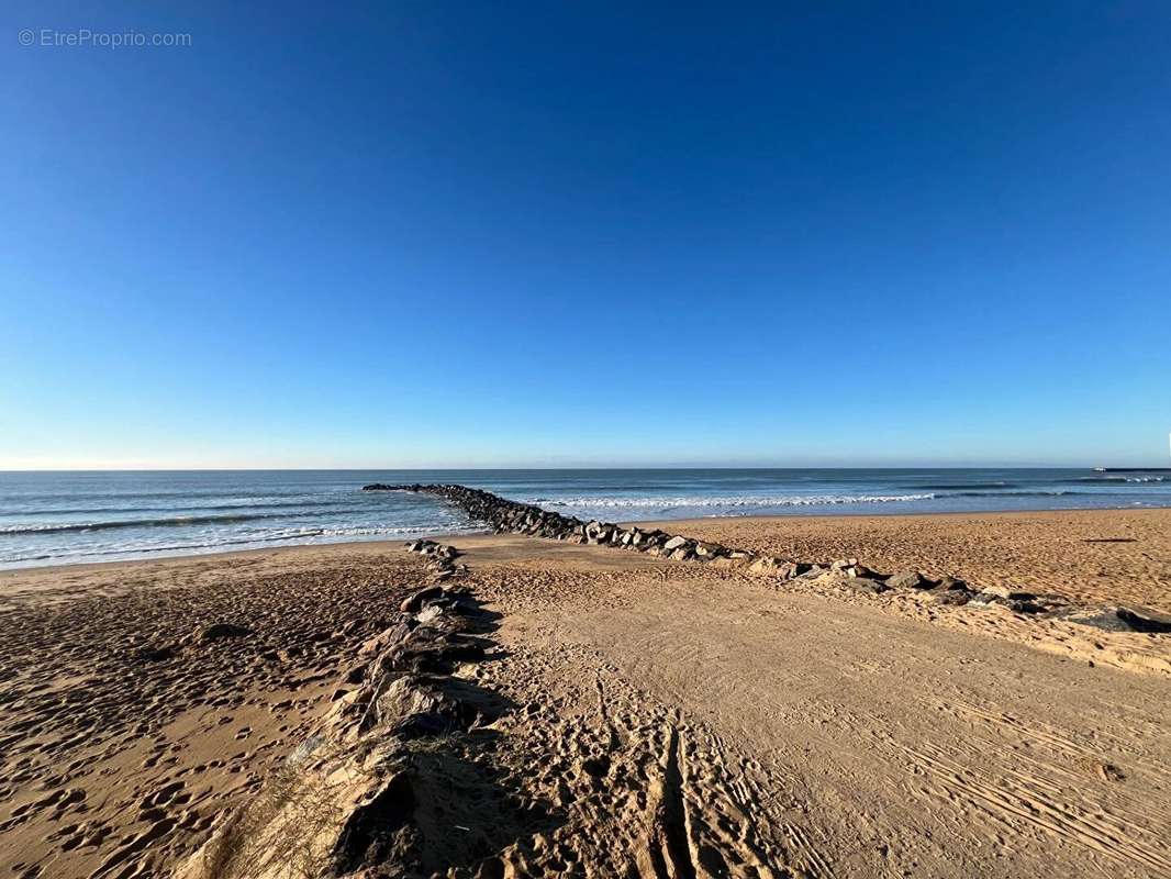 Terrain à JARD-SUR-MER