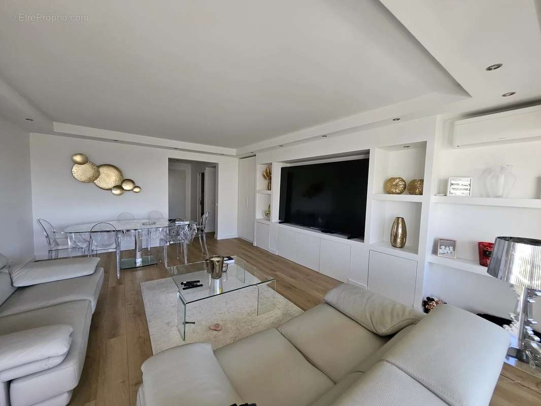 Appartement à VILLENEUVE-LOUBET