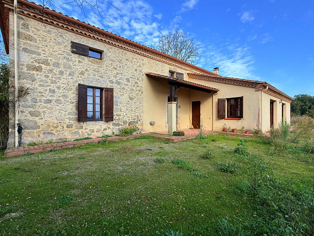 Maison à FREGIMONT