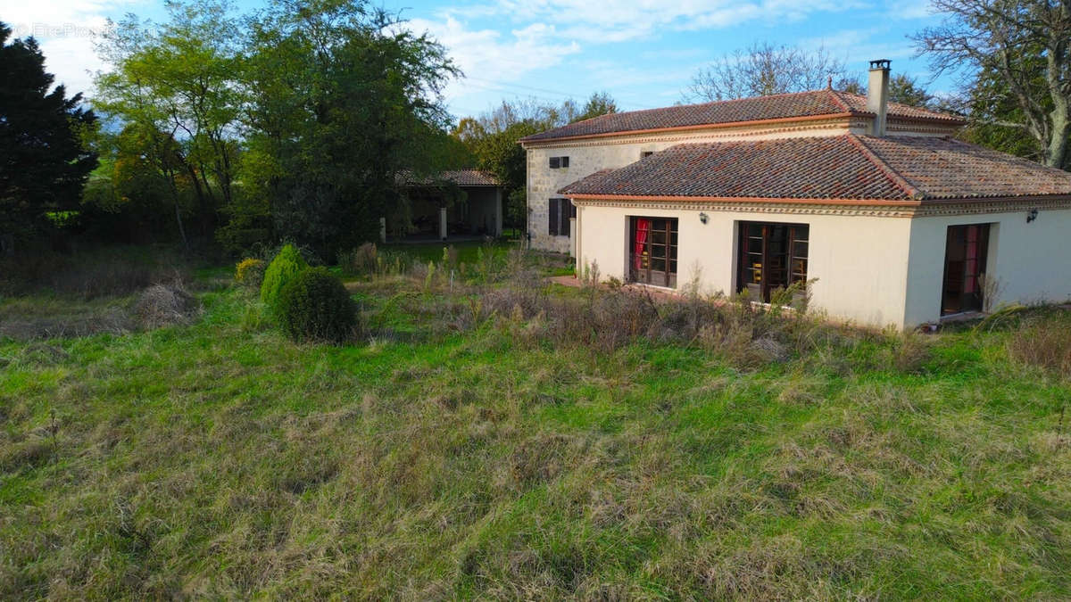 Maison à FREGIMONT