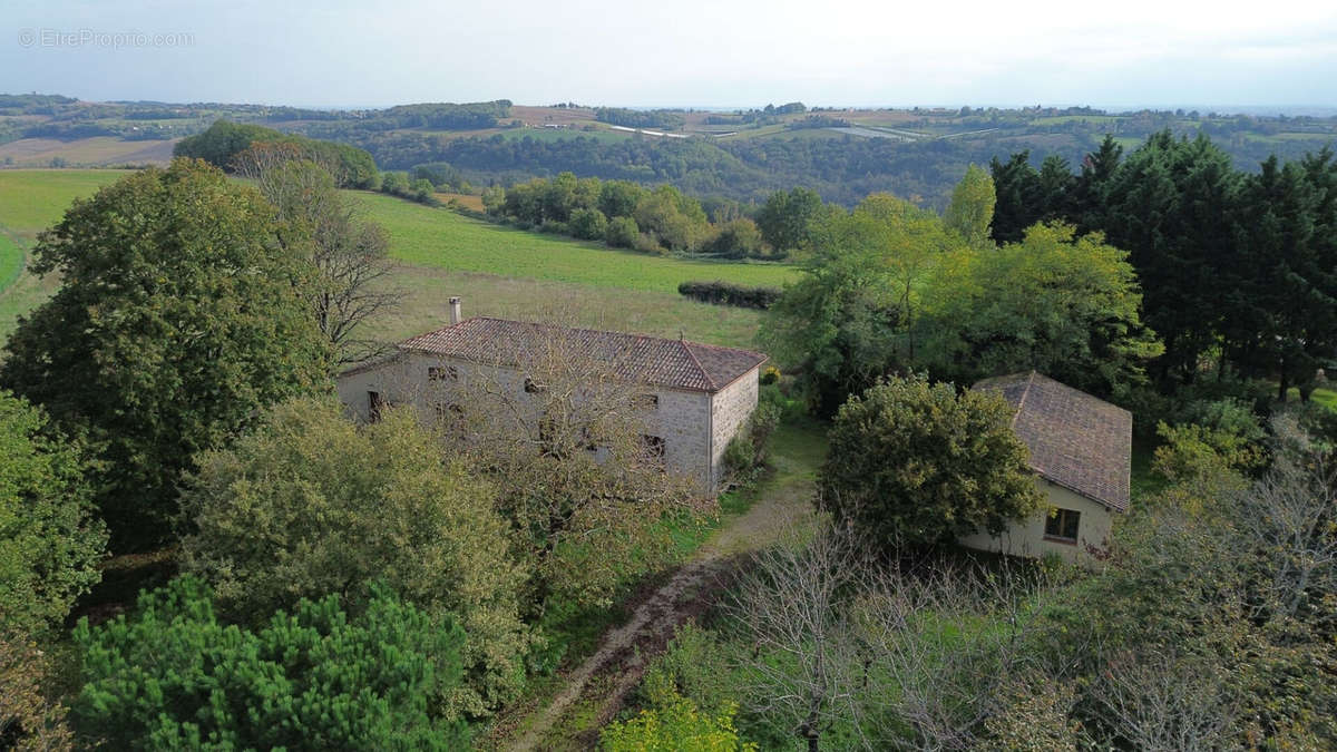 Maison à FREGIMONT