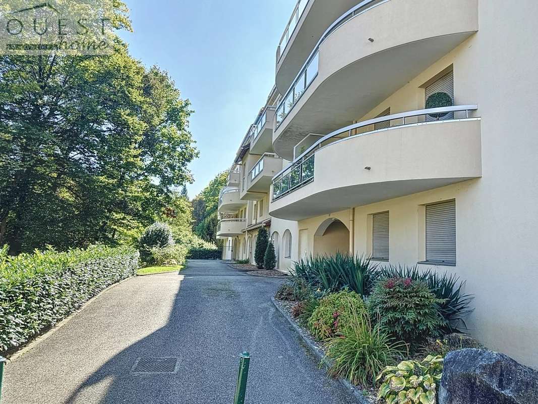 Appartement à CHARBONNIERES-LES-BAINS