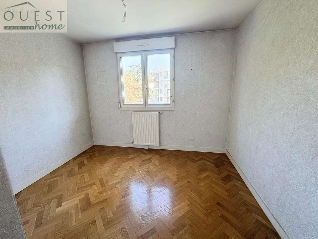 Appartement à CHARBONNIERES-LES-BAINS