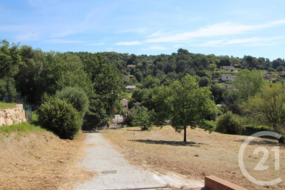 Terrain à BIOT