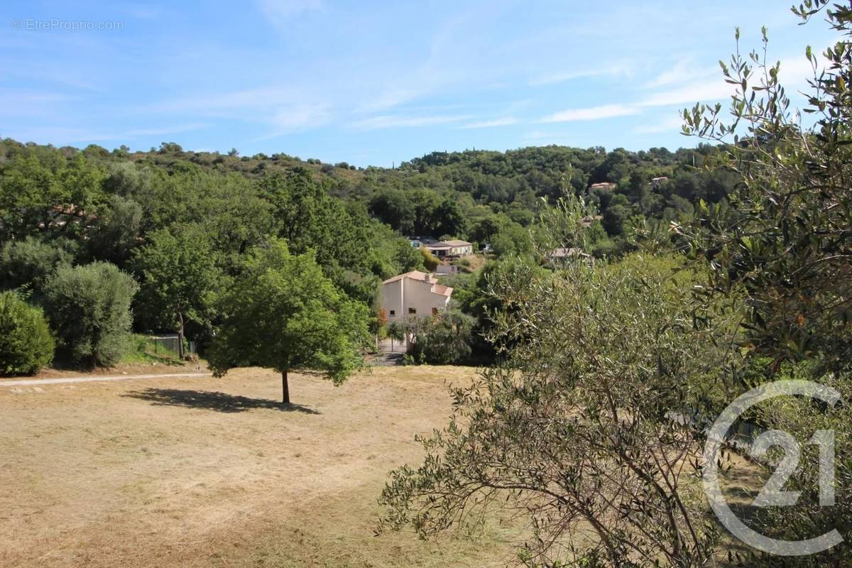 Terrain à BIOT