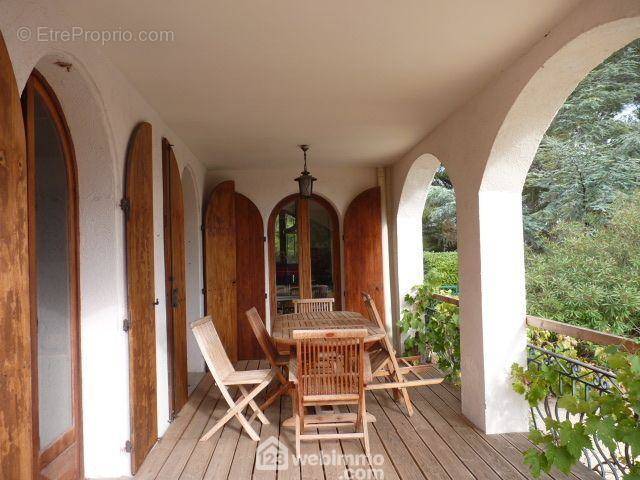 La terrasse pour profiter de la vue dégagée - Maison à BOUZIGUES