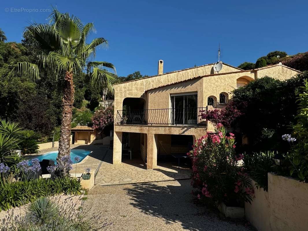 Maison à LES ADRETS-DE-L&#039;ESTEREL