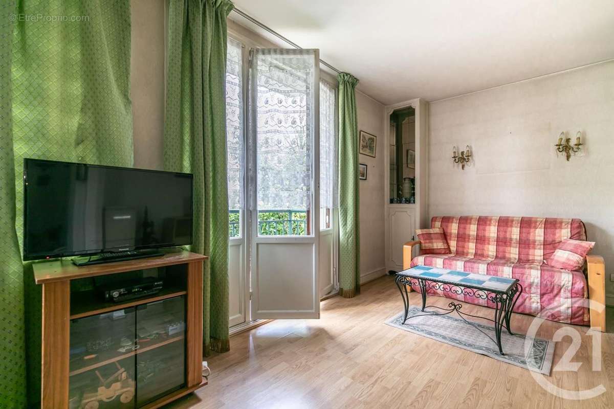 Appartement à SAINT-MAUR-DES-FOSSES