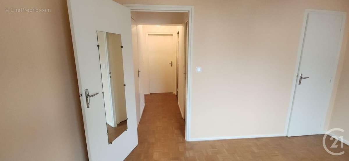 Appartement à VIC-SUR-CERE