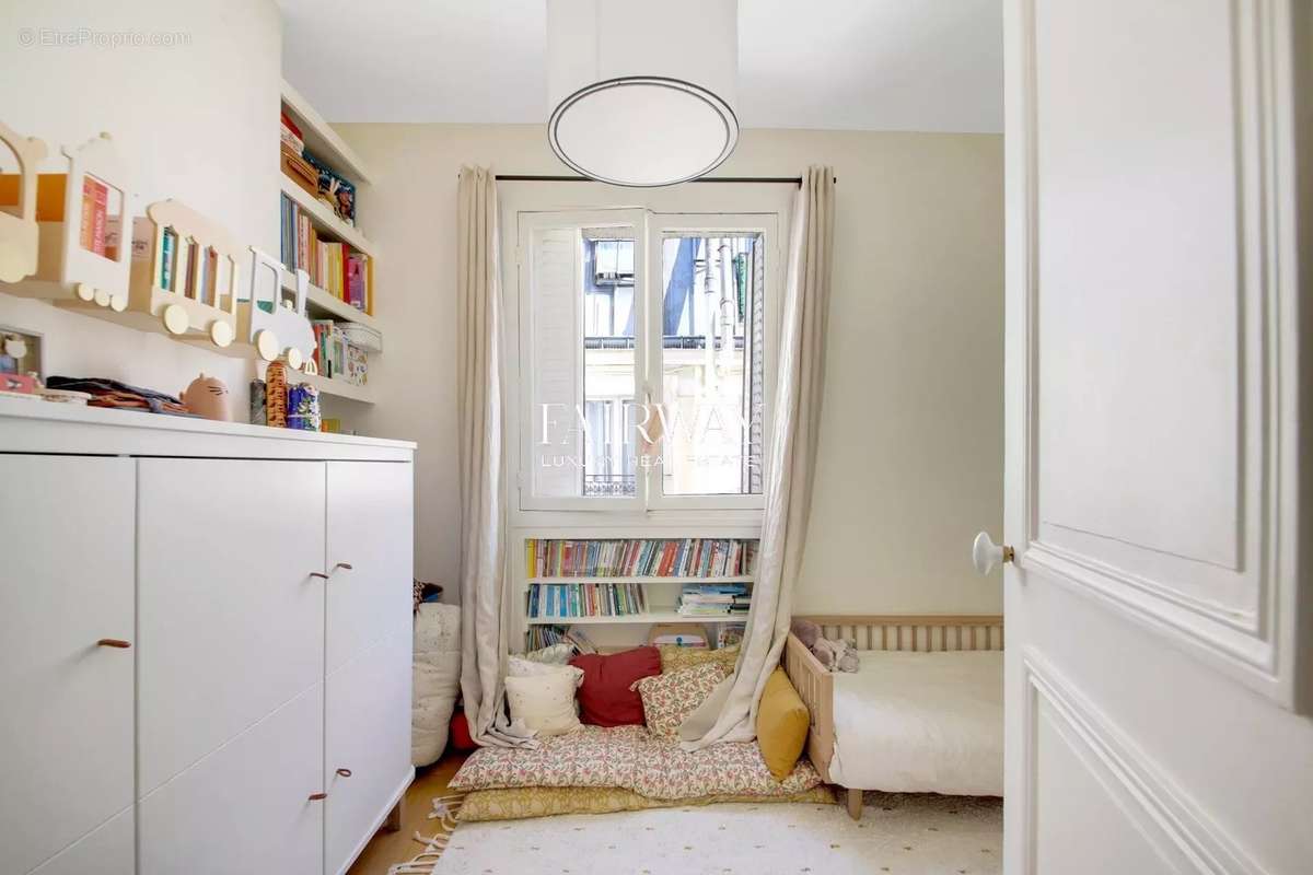 Appartement à PARIS-17E