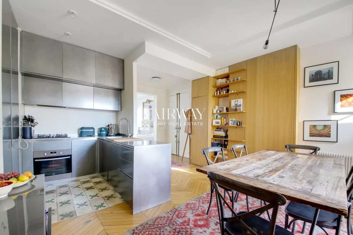 Appartement à PARIS-17E