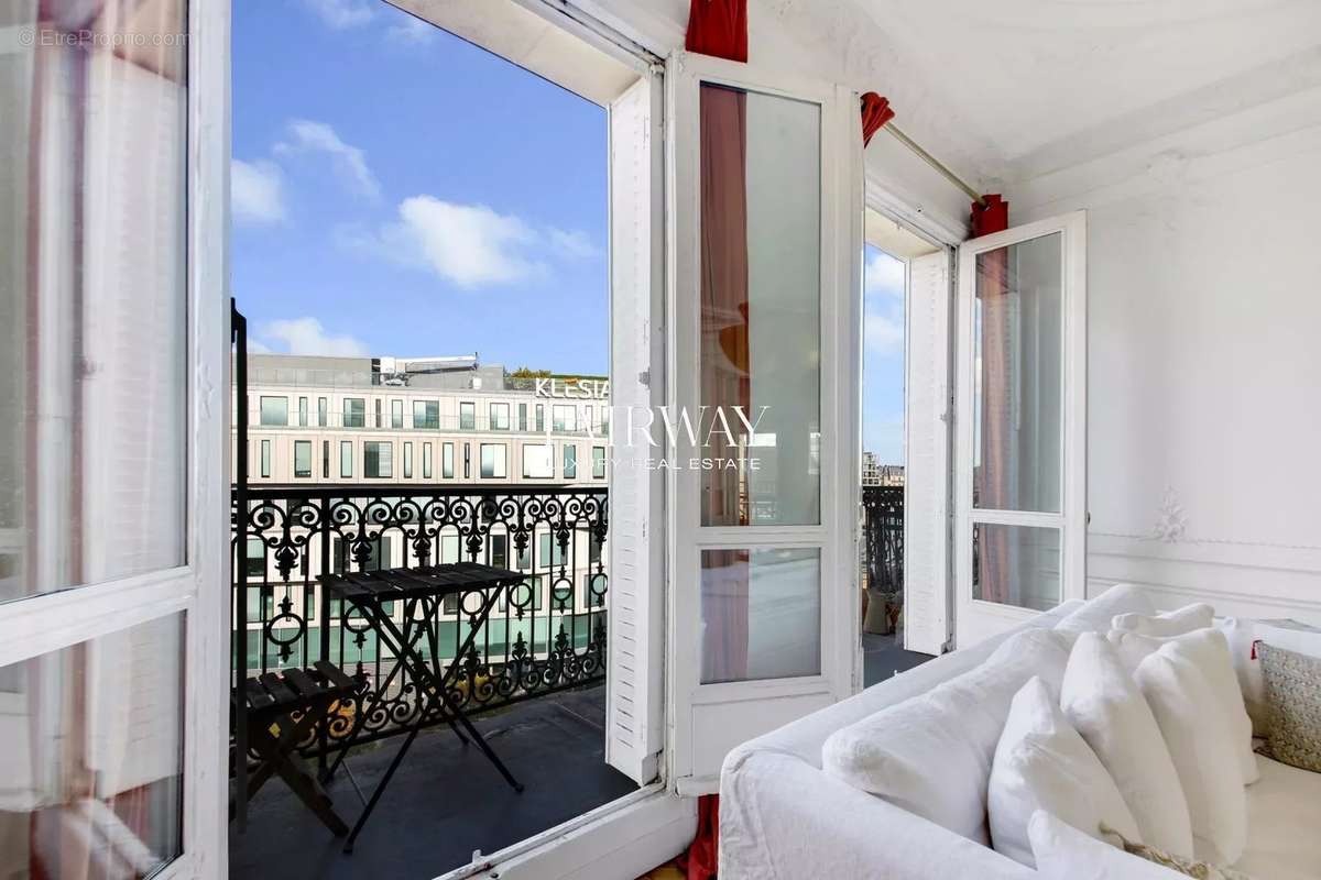 Appartement à PARIS-17E