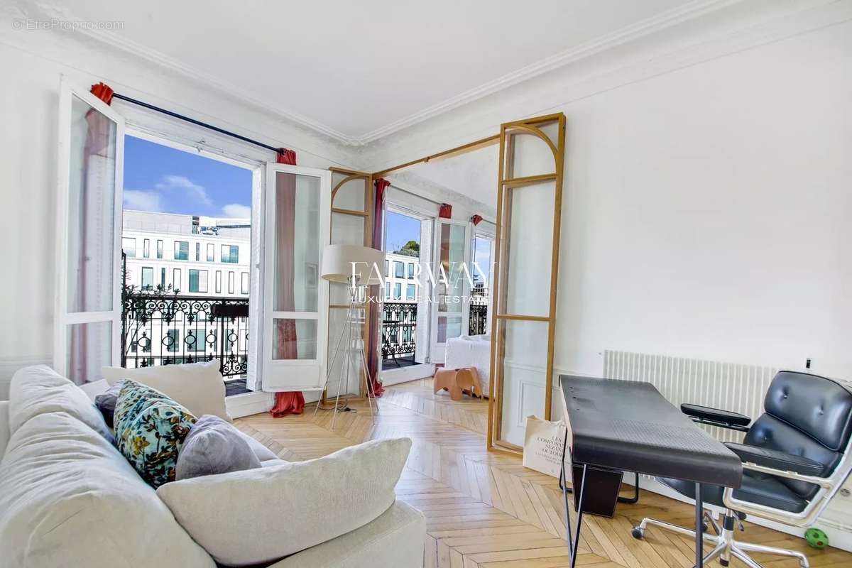 Appartement à PARIS-17E