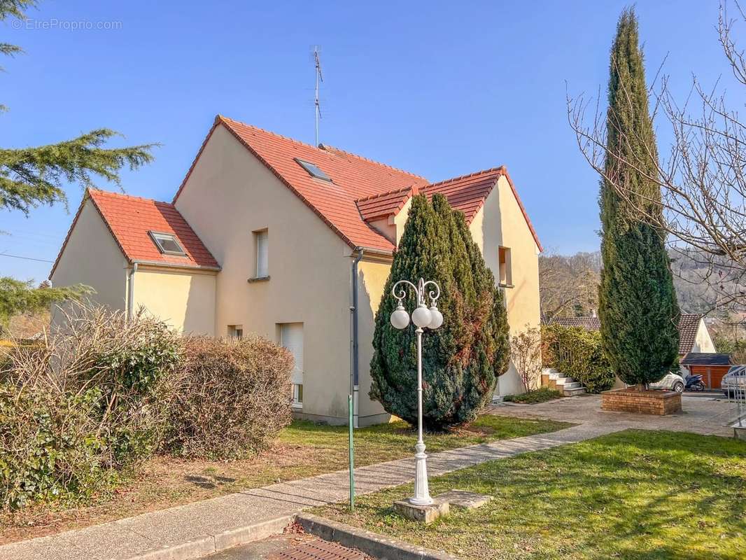 Appartement à SAINT-REMY-LES-CHEVREUSE