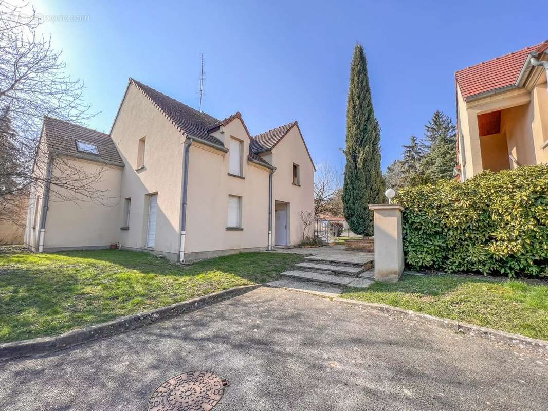 Appartement à SAINT-REMY-LES-CHEVREUSE