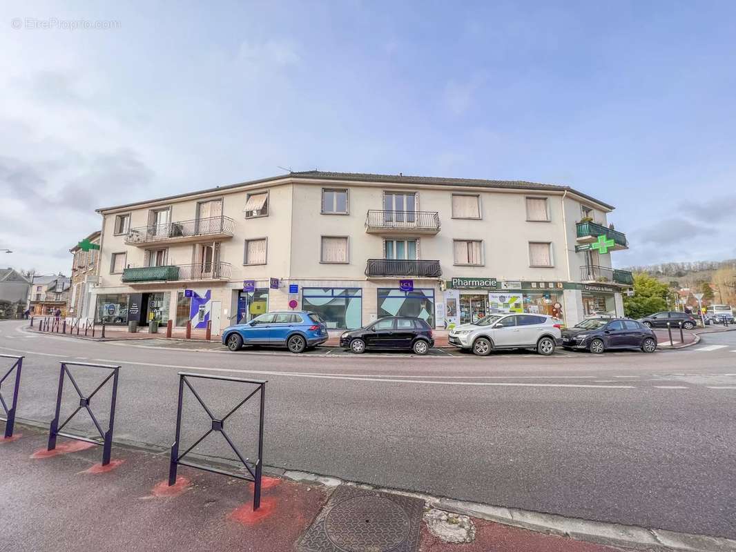 Appartement à SAINT-REMY-LES-CHEVREUSE