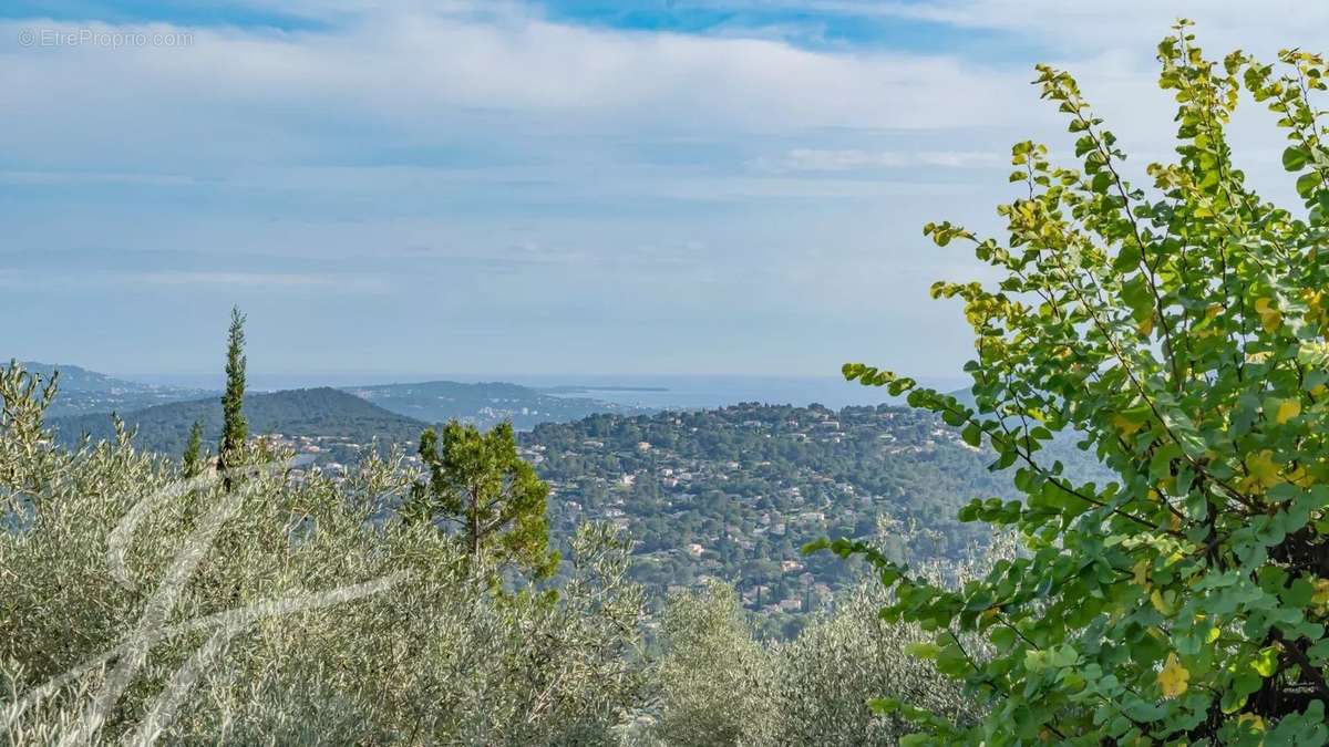 Maison à MOUGINS