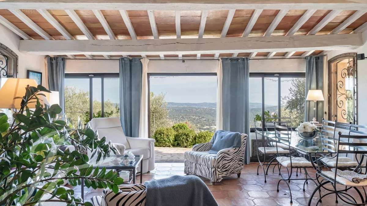 Maison à MOUGINS