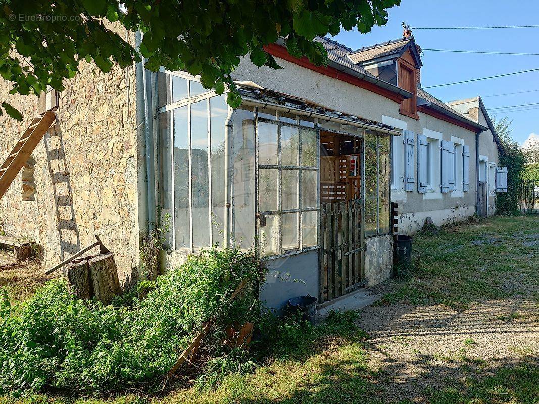 Maison à LUZY