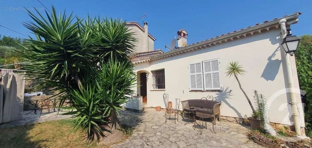 Maison à VALBONNE