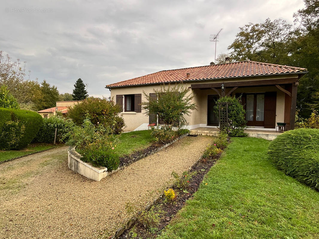 Maison à SARLIAC-SUR-L&#039;ISLE